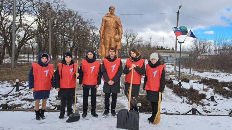 «Дорога к обелиску. Снежный десант».